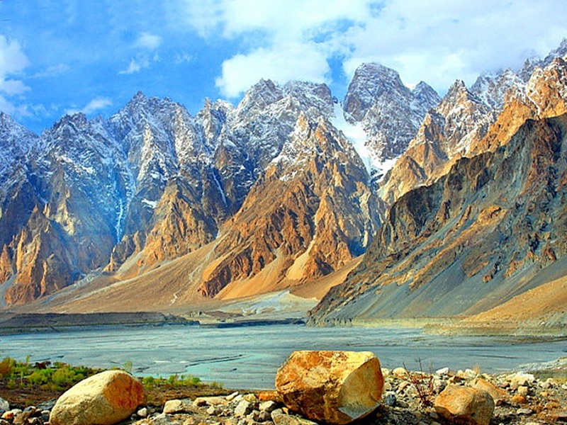 Passu Cones