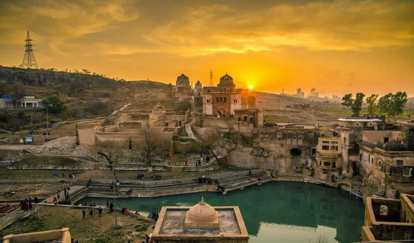 17 Astonishing Places You Wouldn't Believe Are In Pakistan