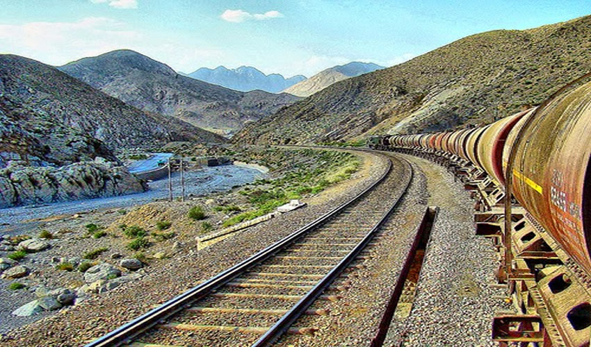 24 Beautiful And Scenic Train Routes In Pakistan