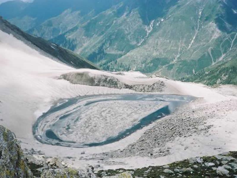 Ansoo-Lake-Kaghan-Mansehra-District-Khyber-Pakhtunkhwa-b-800x600.png