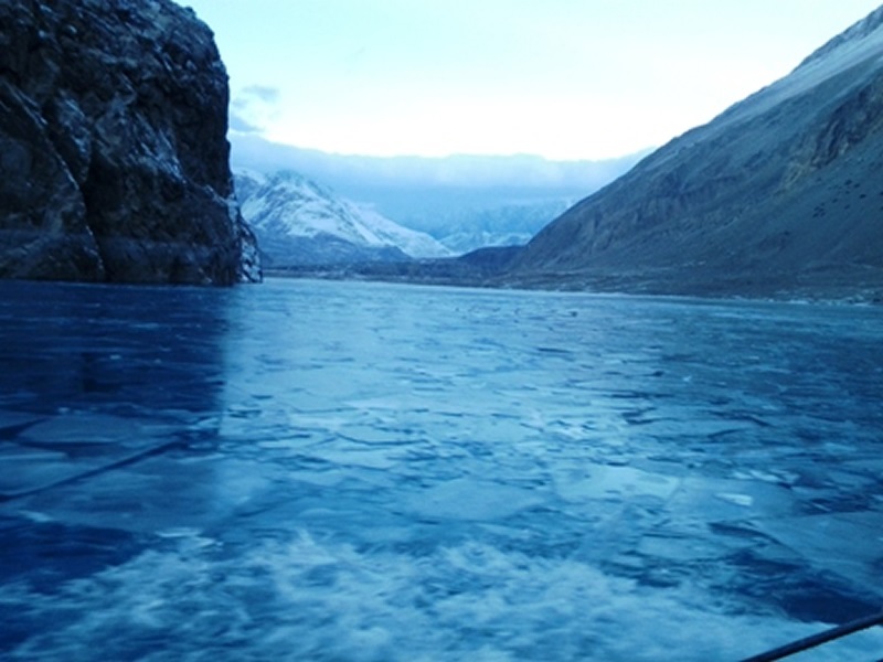 Attabad-Lake-Hunza-Valley-e.jpg