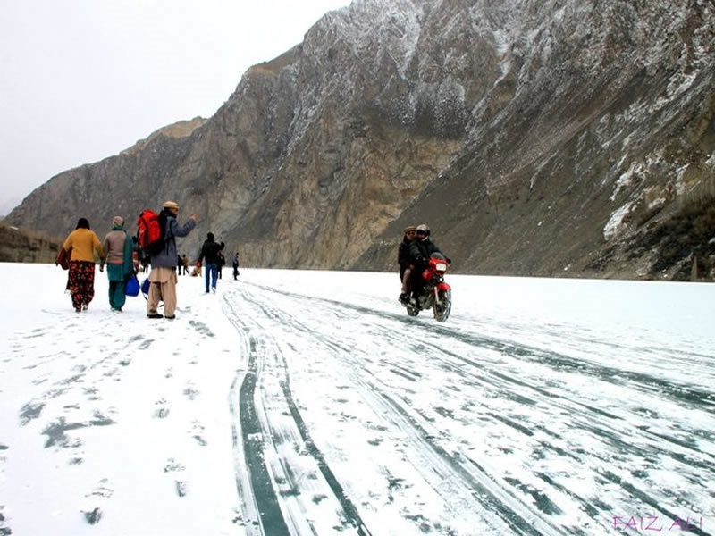 Attabad-Lake-Hunza-Valley-d.jpg