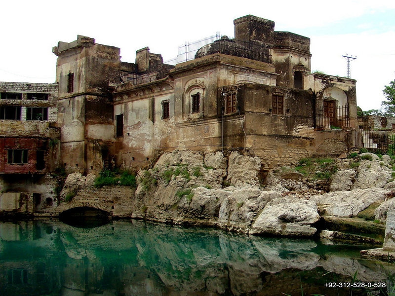 Katas-Raj-Temple-Chakwal-Punjab-f.jpeg