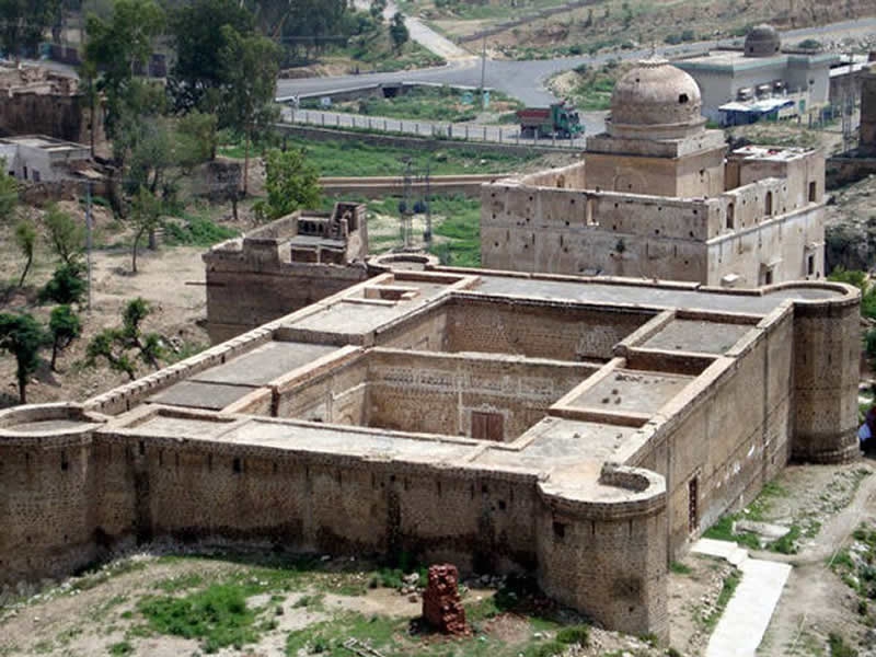 Katas-Raj-Temple-Chakwal-Punjab-e.jpeg