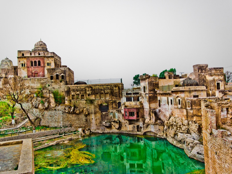 Katas-Raj-Temple-Chakwal-Punjab-d.jpeg