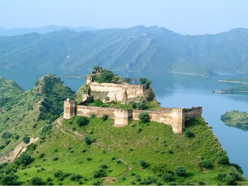 Ramkot-Fort-Azad-Kashmir-b-800x600.png