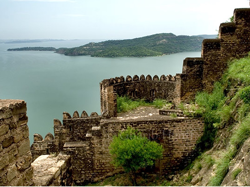 Ramkot-Fort-Azad-Kashmir-c-800x600.png