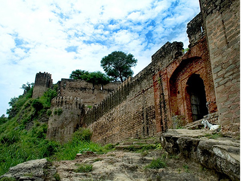 Ramkot-Fort-Azad-Kashmir-d-800x600.png