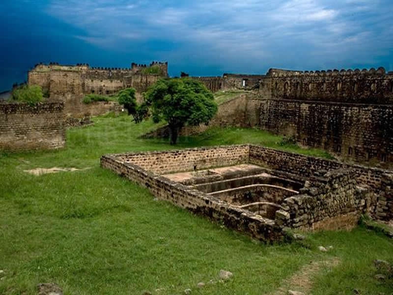 Ramkot-Fort-Azad-Kashmir-e.jpg