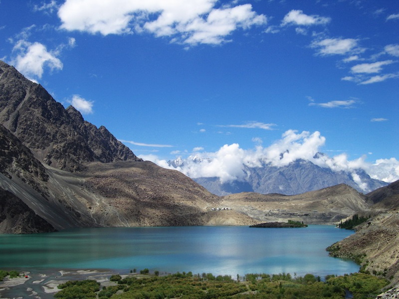 Satpara-Lake-Skardu-Gilgit-Baltistan-800x600.png